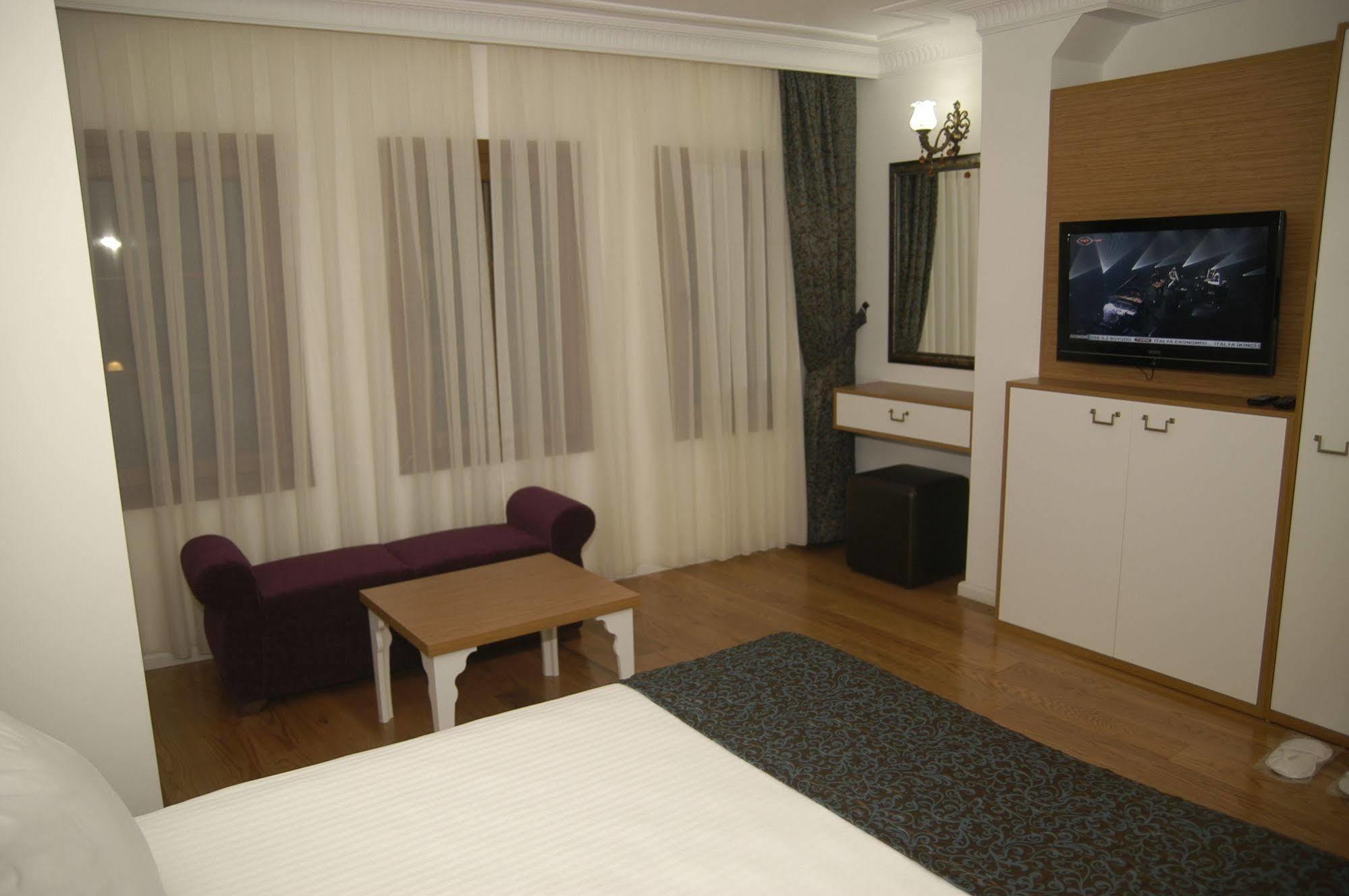 Jakaranda Hotel Provincia di Provincia di Istanbul Esterno foto
