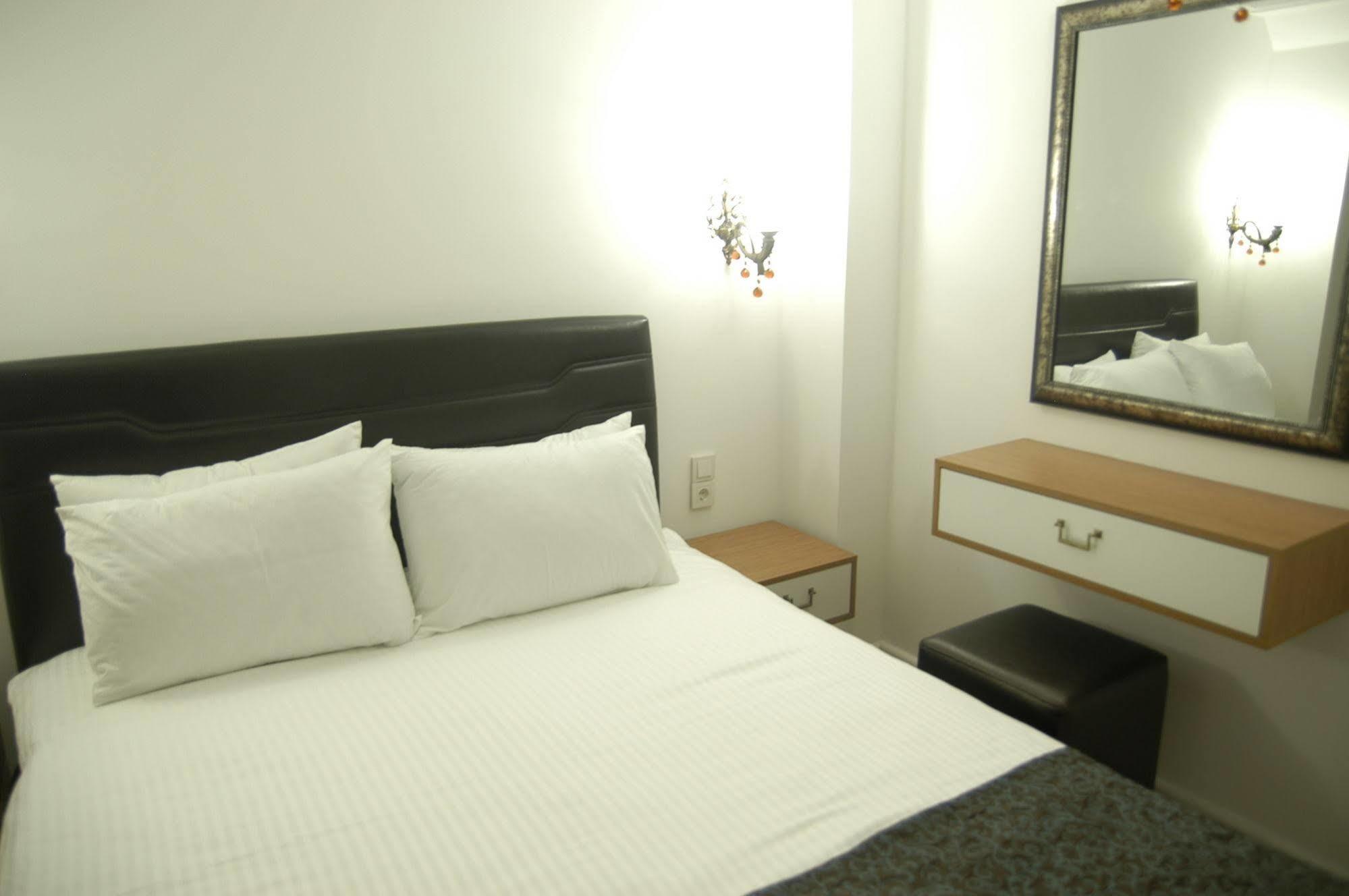 Jakaranda Hotel Provincia di Provincia di Istanbul Esterno foto