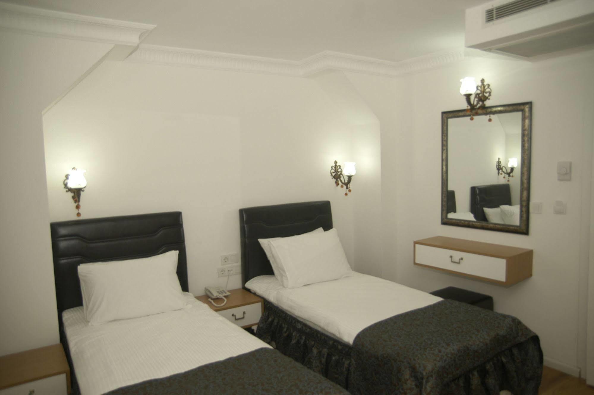 Jakaranda Hotel Provincia di Provincia di Istanbul Esterno foto