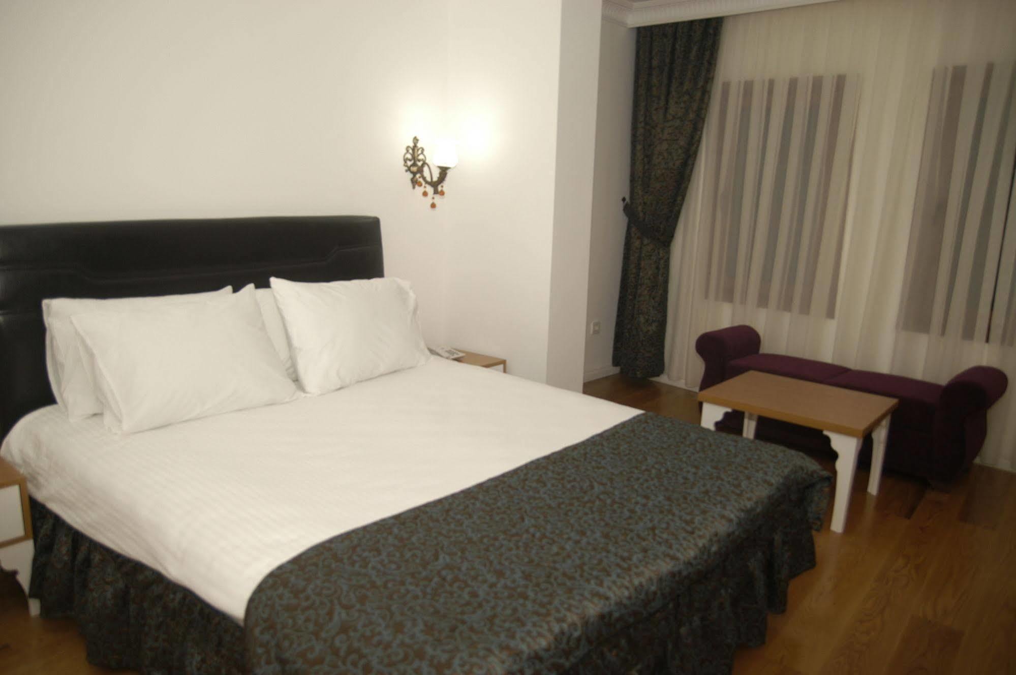 Jakaranda Hotel Provincia di Provincia di Istanbul Esterno foto