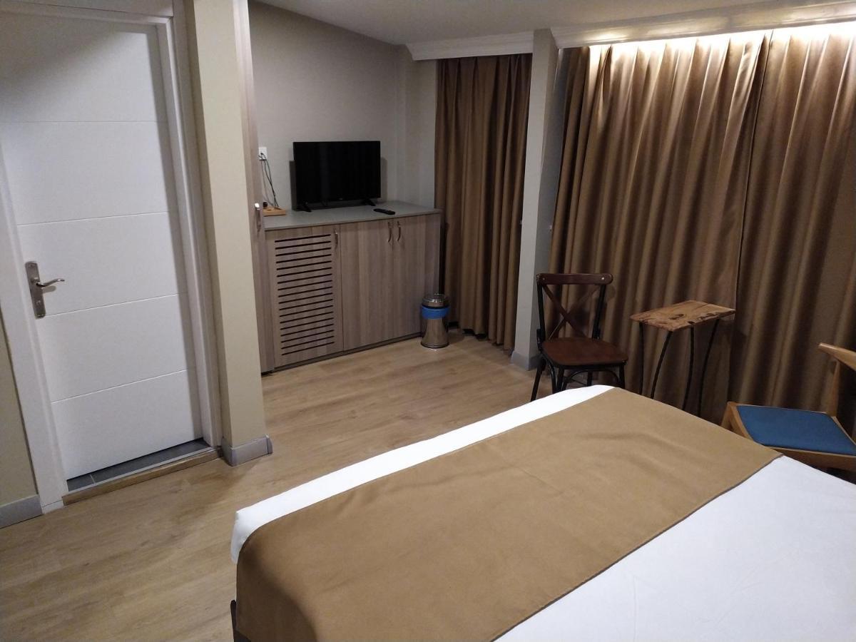 Jakaranda Hotel Provincia di Provincia di Istanbul Esterno foto